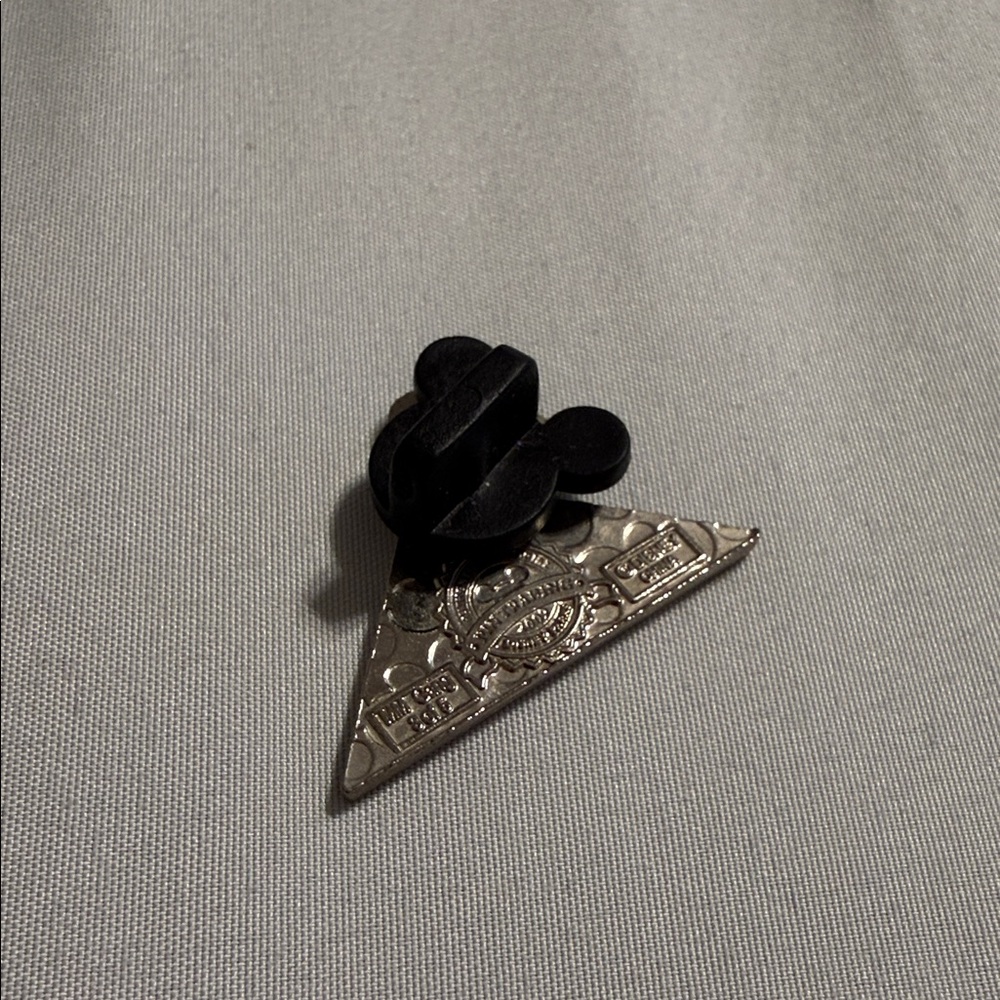 Pluto Disney Pin - Picture 2 of 2